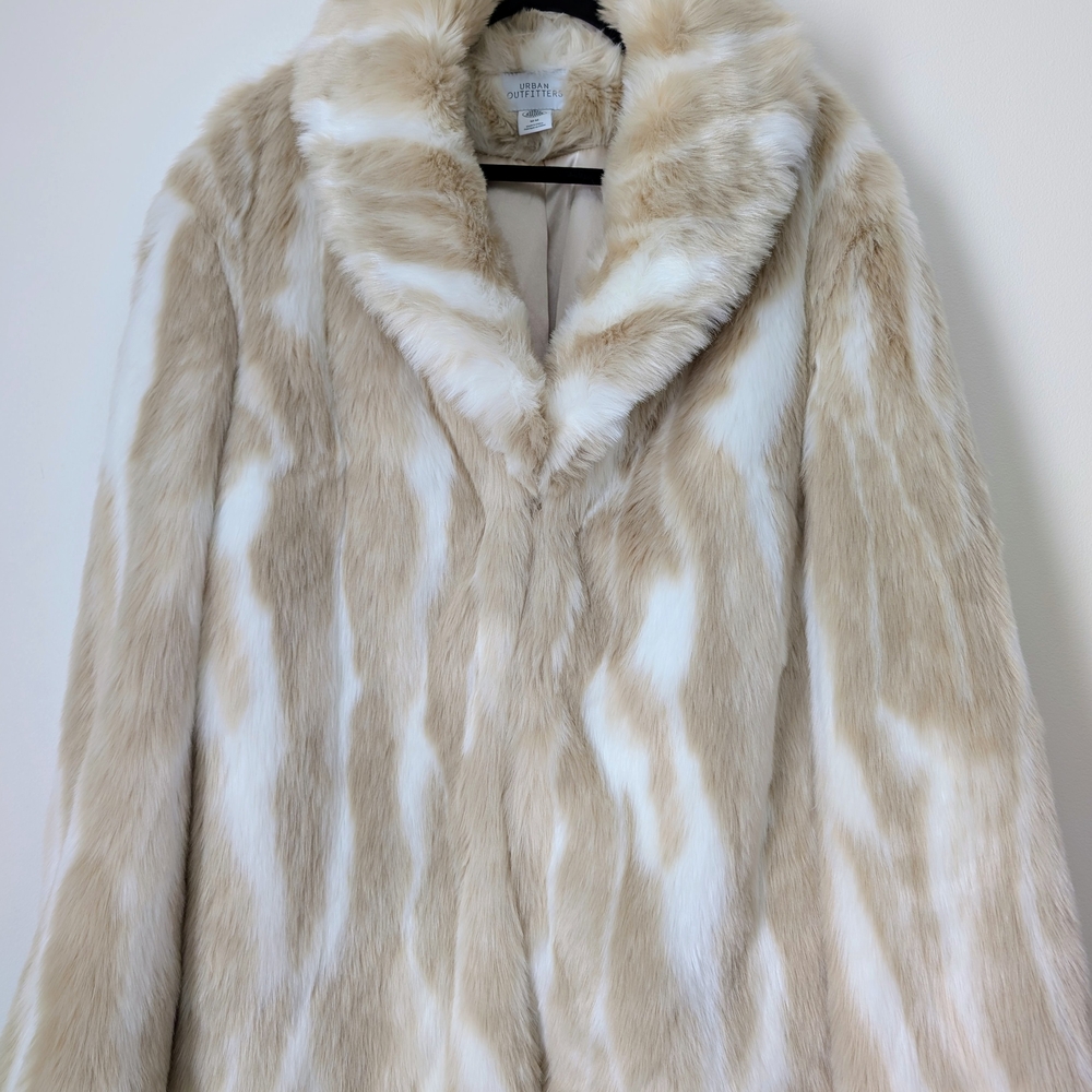 Urban Outfitters Plush Faux Fur Jacket in Cream And Tan Size M